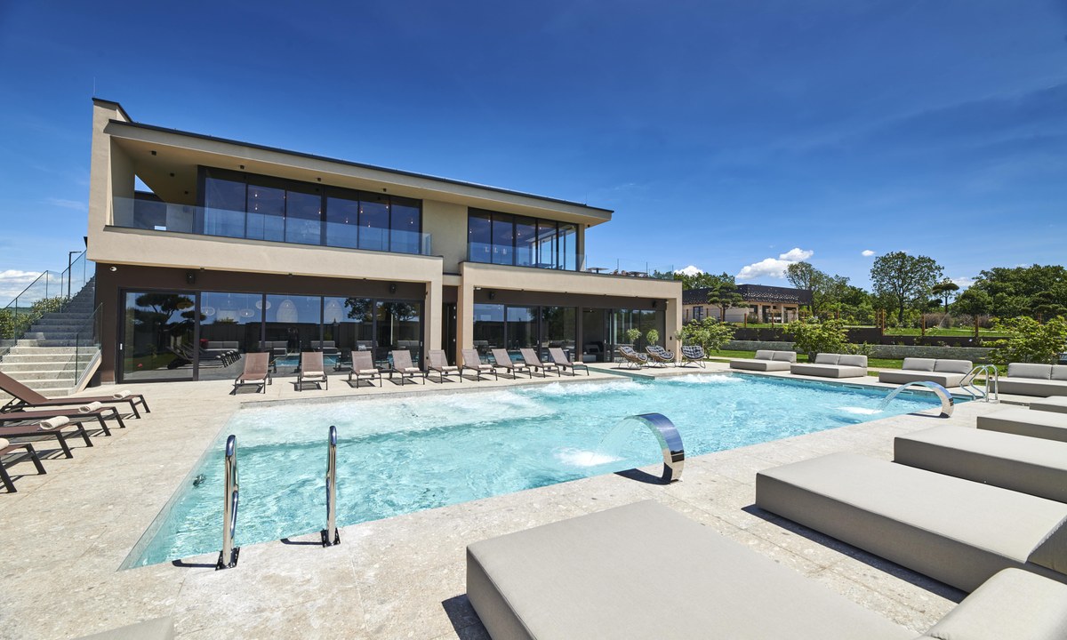 San Servolo Resort cover