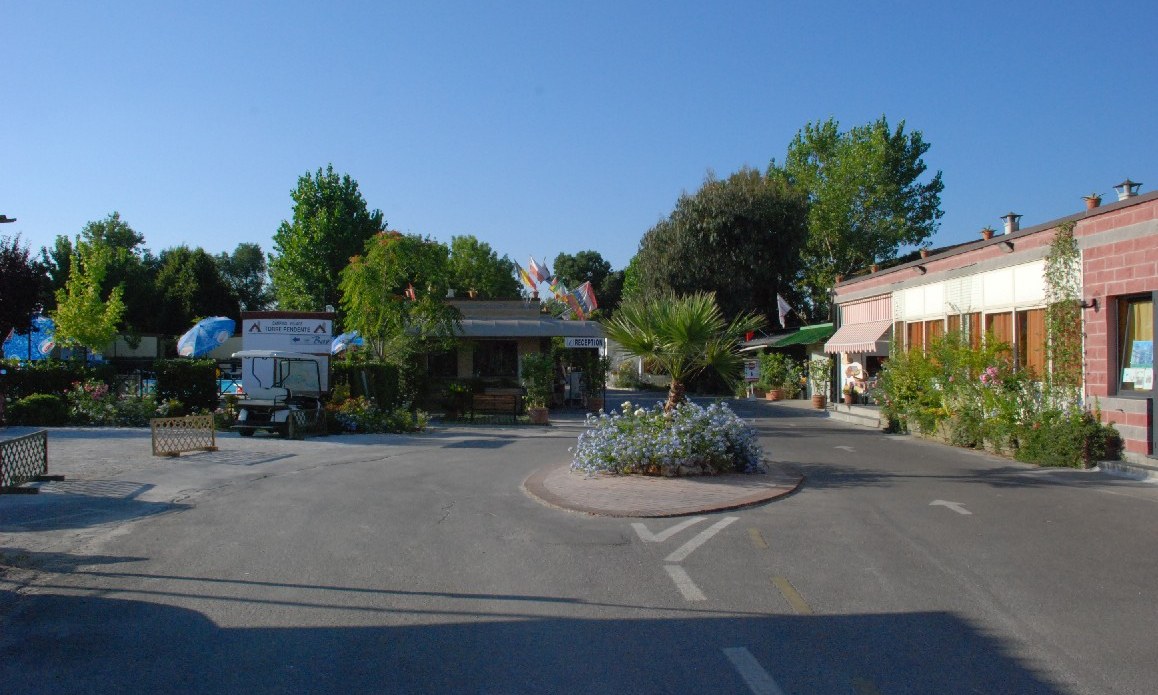 Village Torre Pendente
