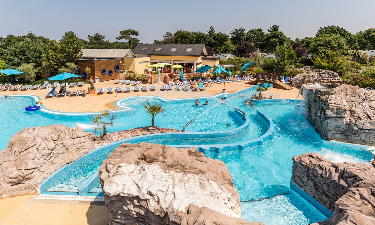 Camping Les Pins cover