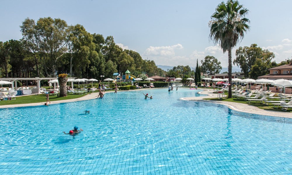 Salice Club Resort cover