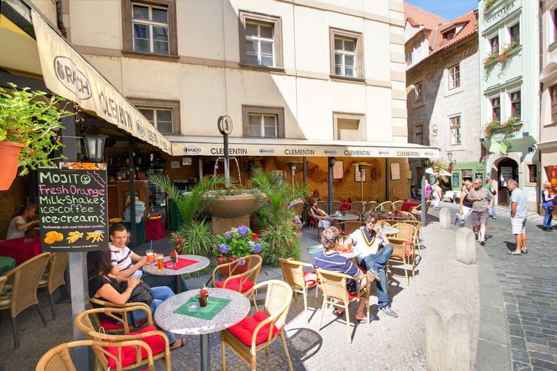Hotel Clementin cover