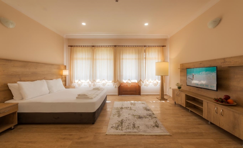 Club Marma Hotel cover