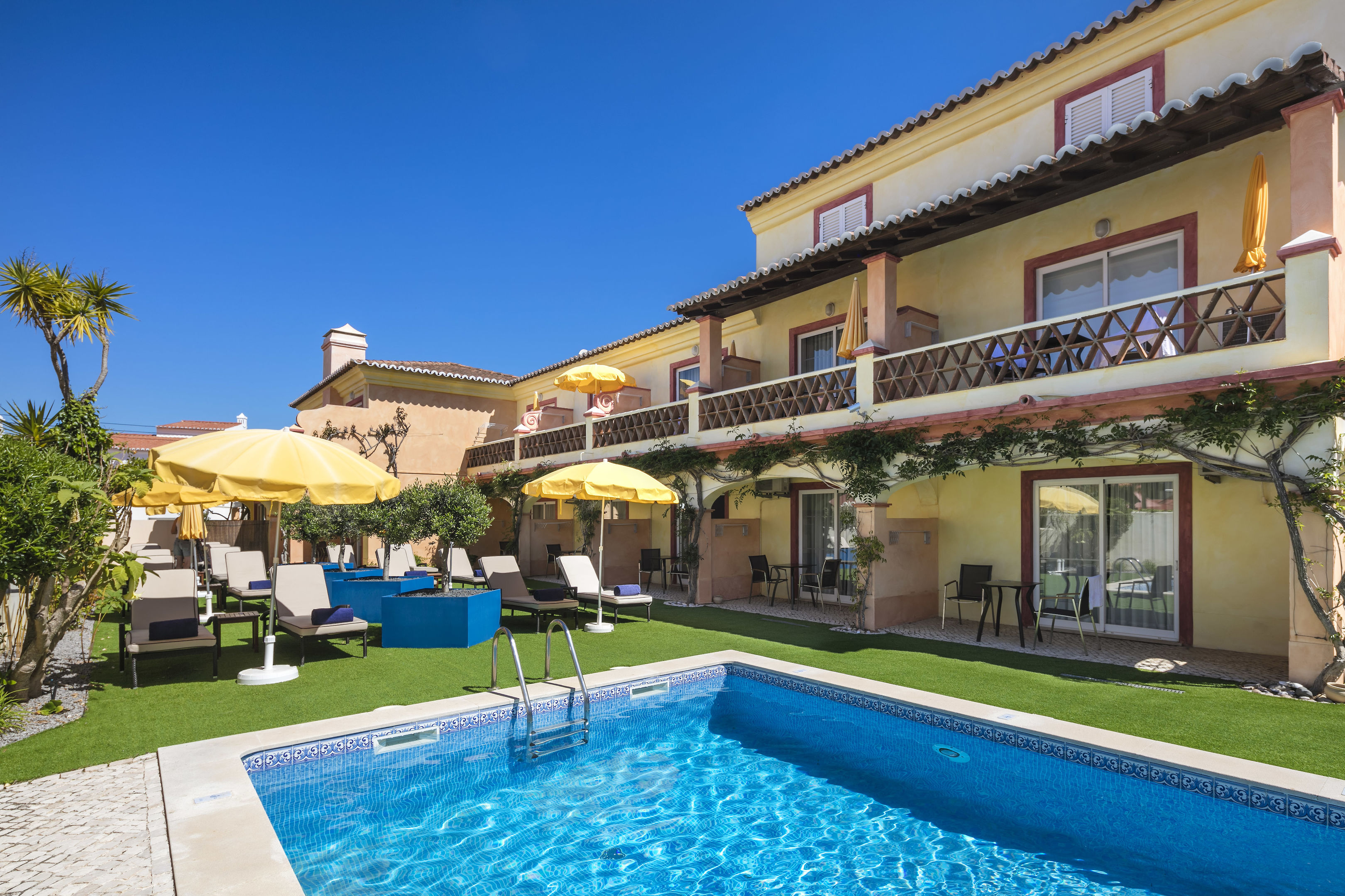Costa d'Oiro Ambiance Village cover