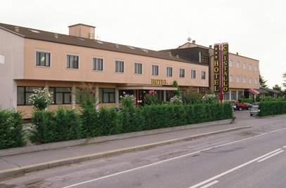 Muraless Art Hotel cover