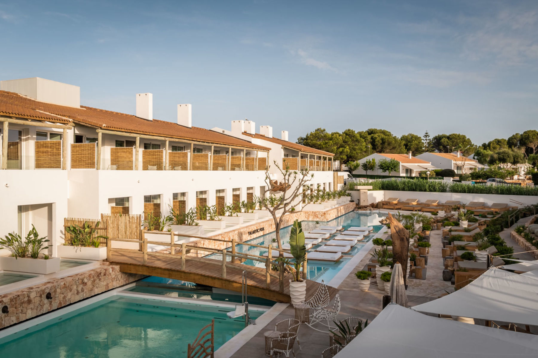 Suites del Lago cover