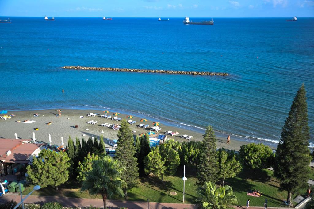 Pier Beach Hotel Apts