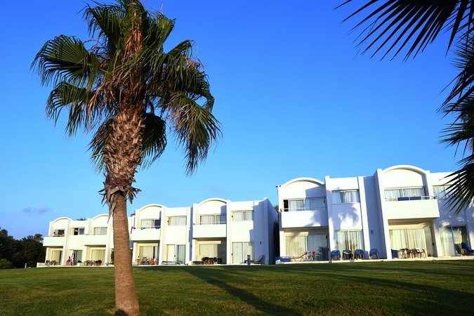 Theo Sunset Bay Hotel cover