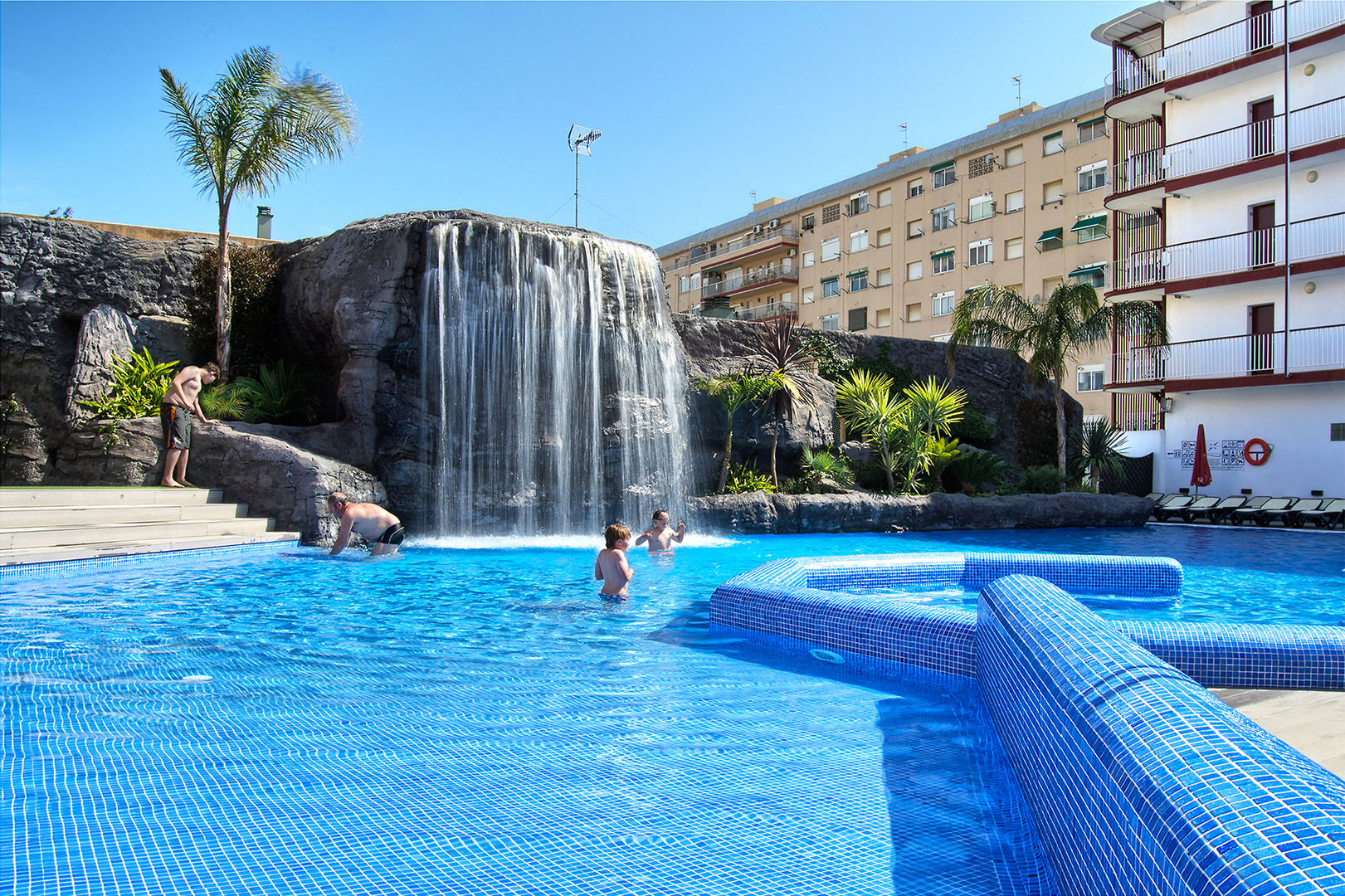 Hotel Papi Blau cover