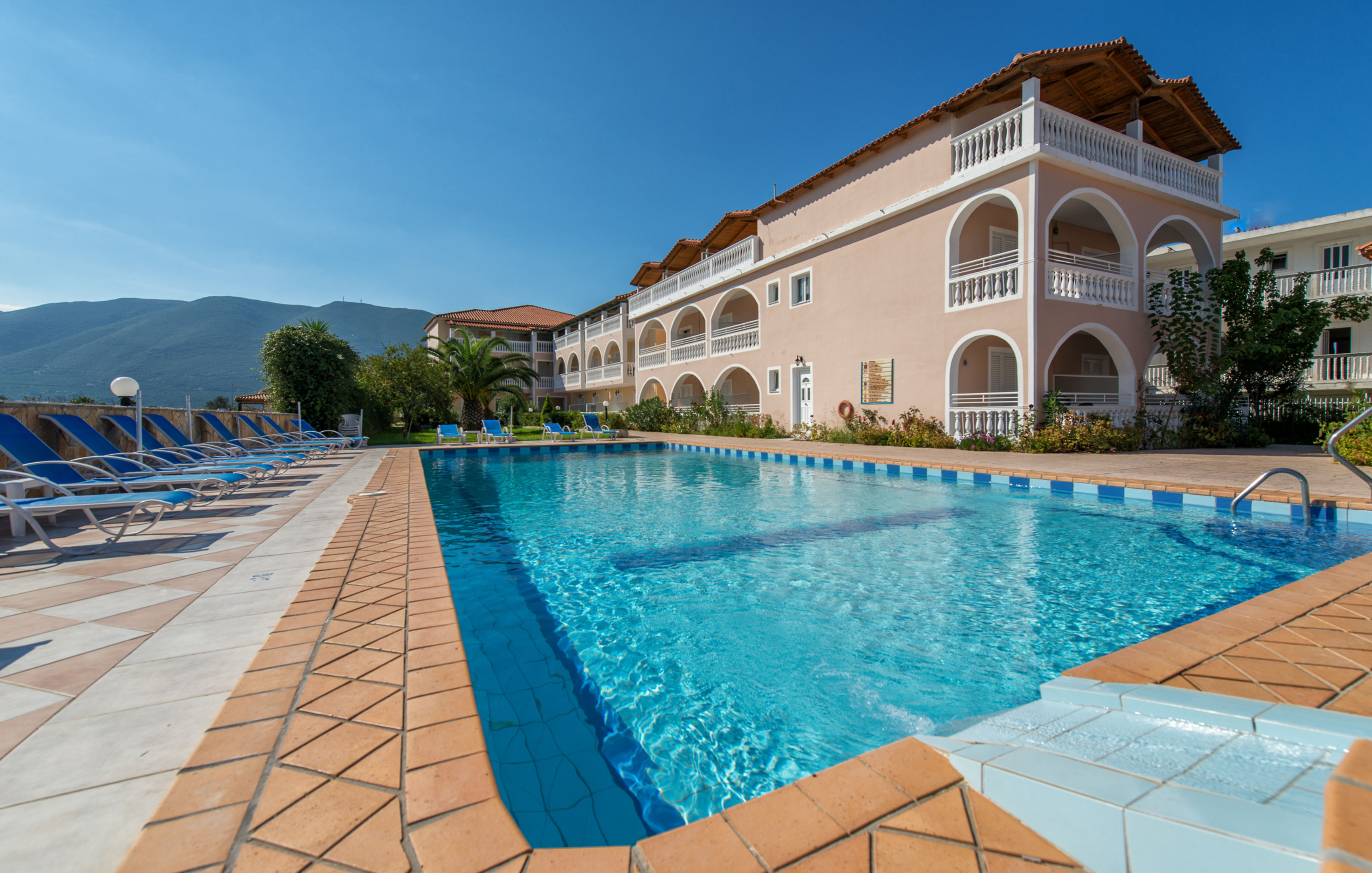 Hotel Plessas Palace cover