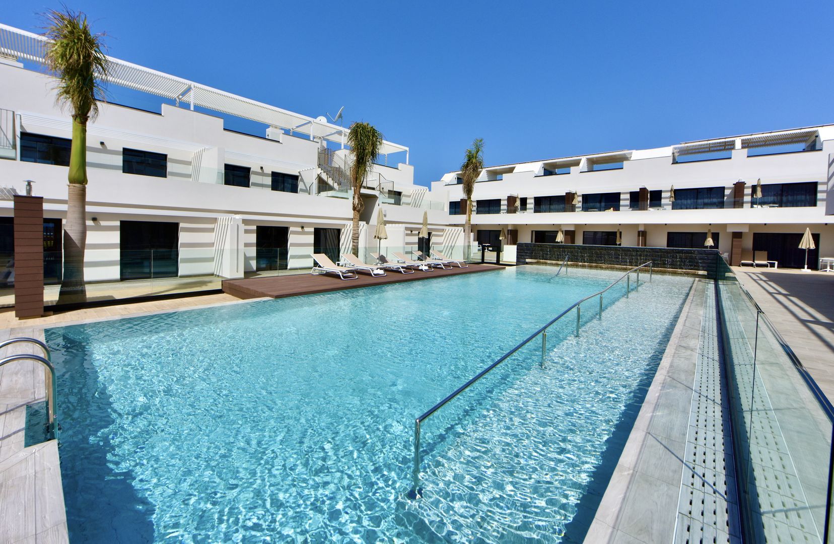 Esmeralda Cotillo Homes by LIVVO cover