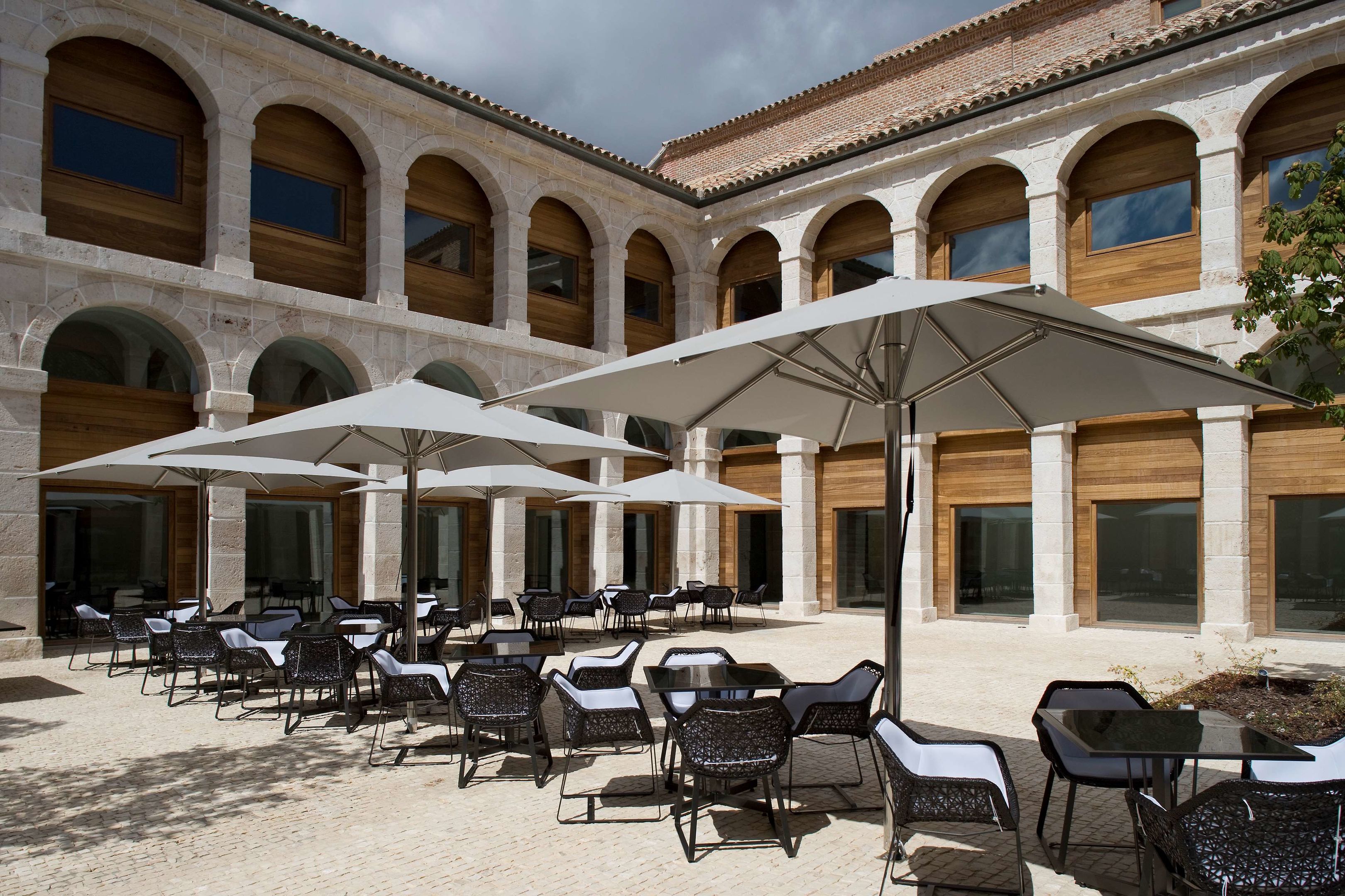 Parador de Alcalá de Henares cover