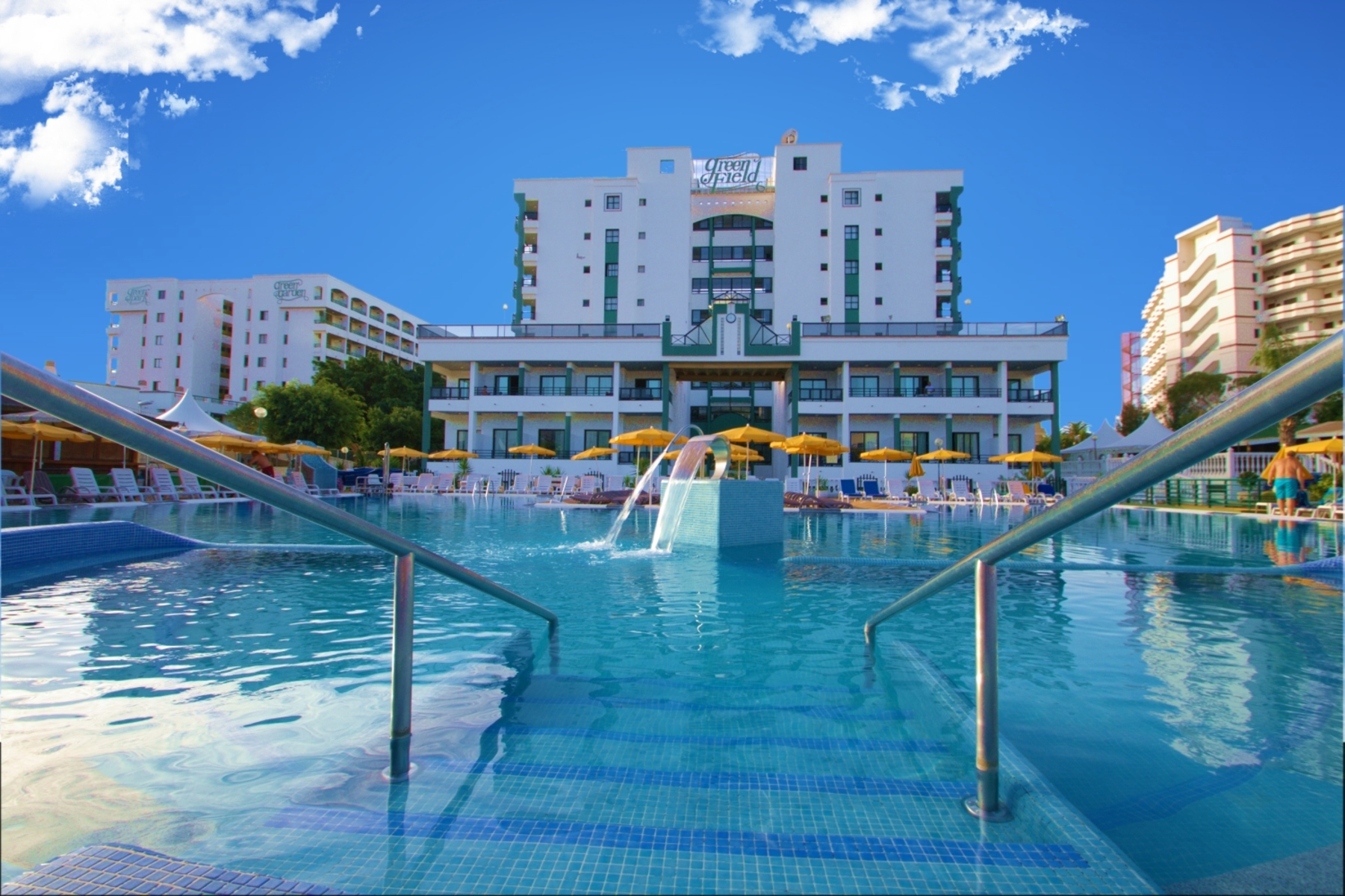 Aparthotel Green Field cover