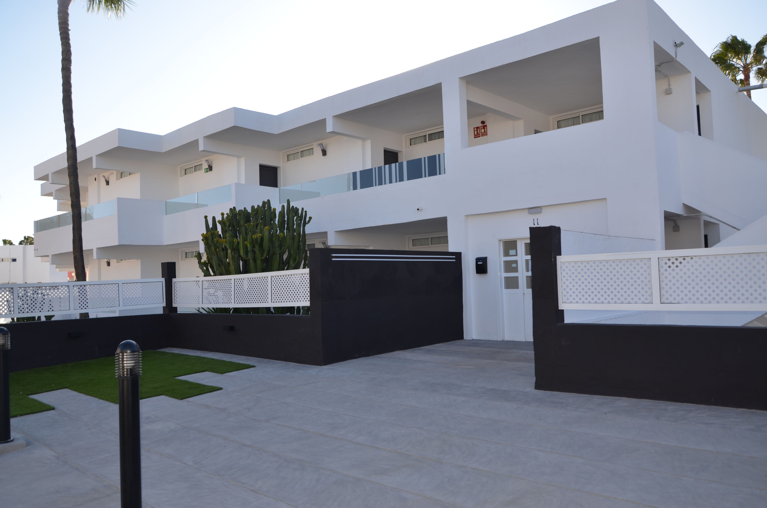 Apartamentos Guatiza cover