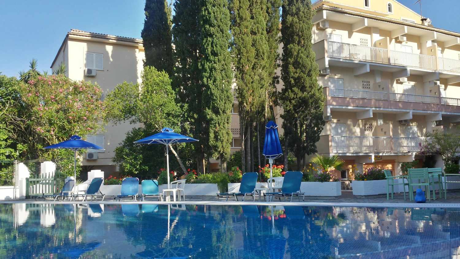 Ipsos Beach Hotel cover