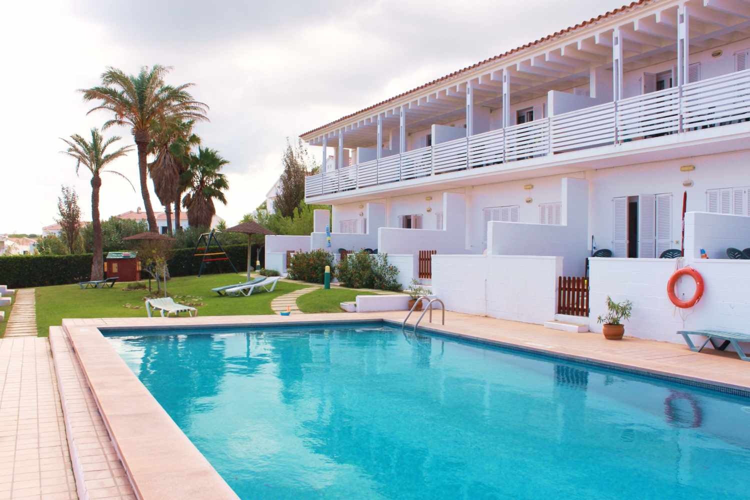Apartamentos Las Pérgolas cover