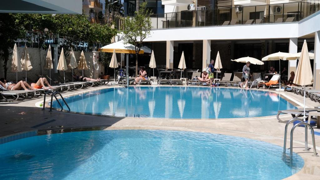 Monte Carlo Hotel cover