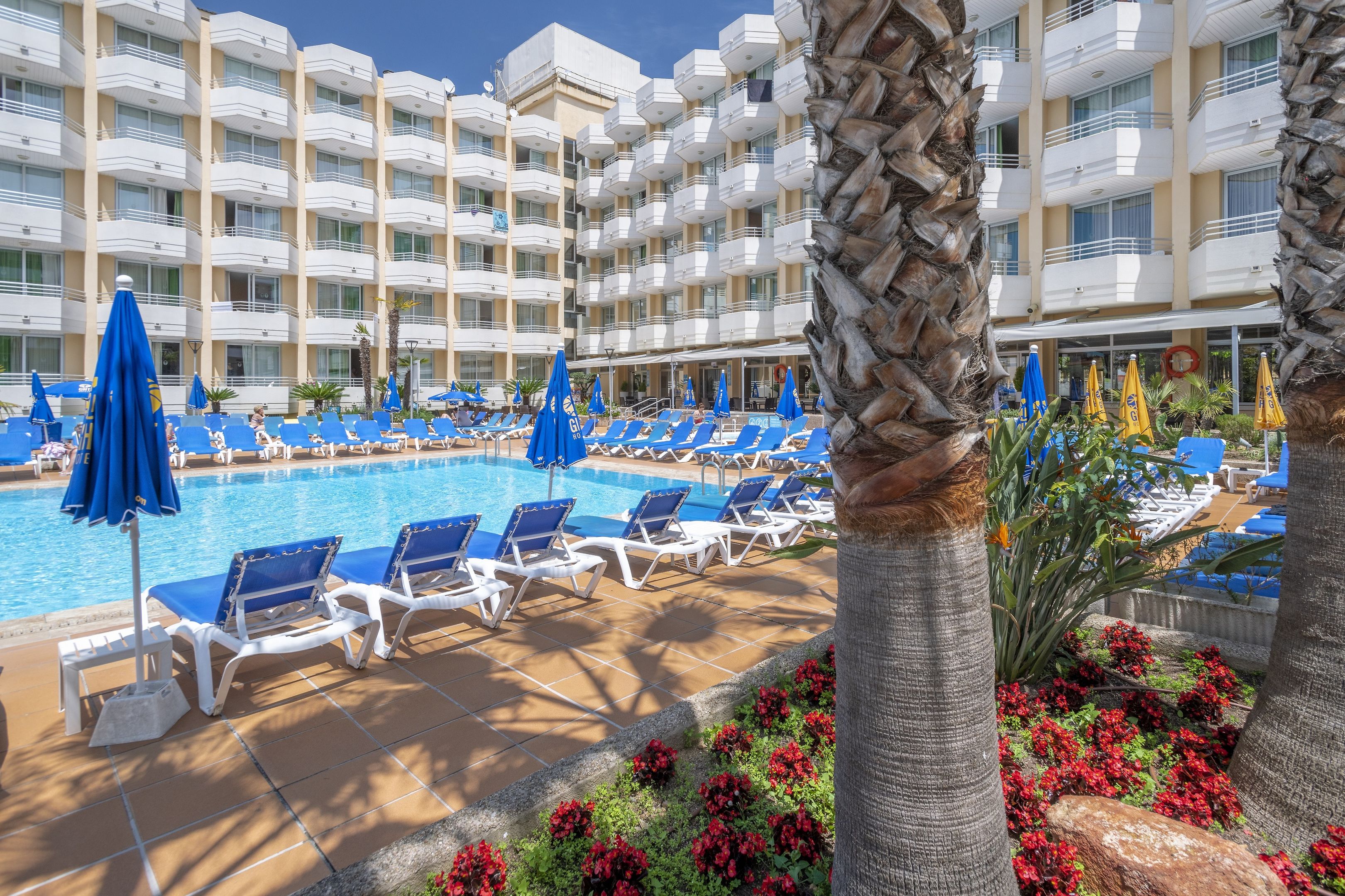 Hotel GHT Oasis Tossa & SPA cover