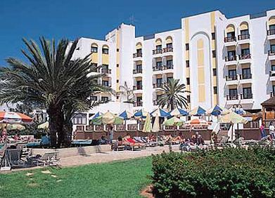 Hotel Oasis cover