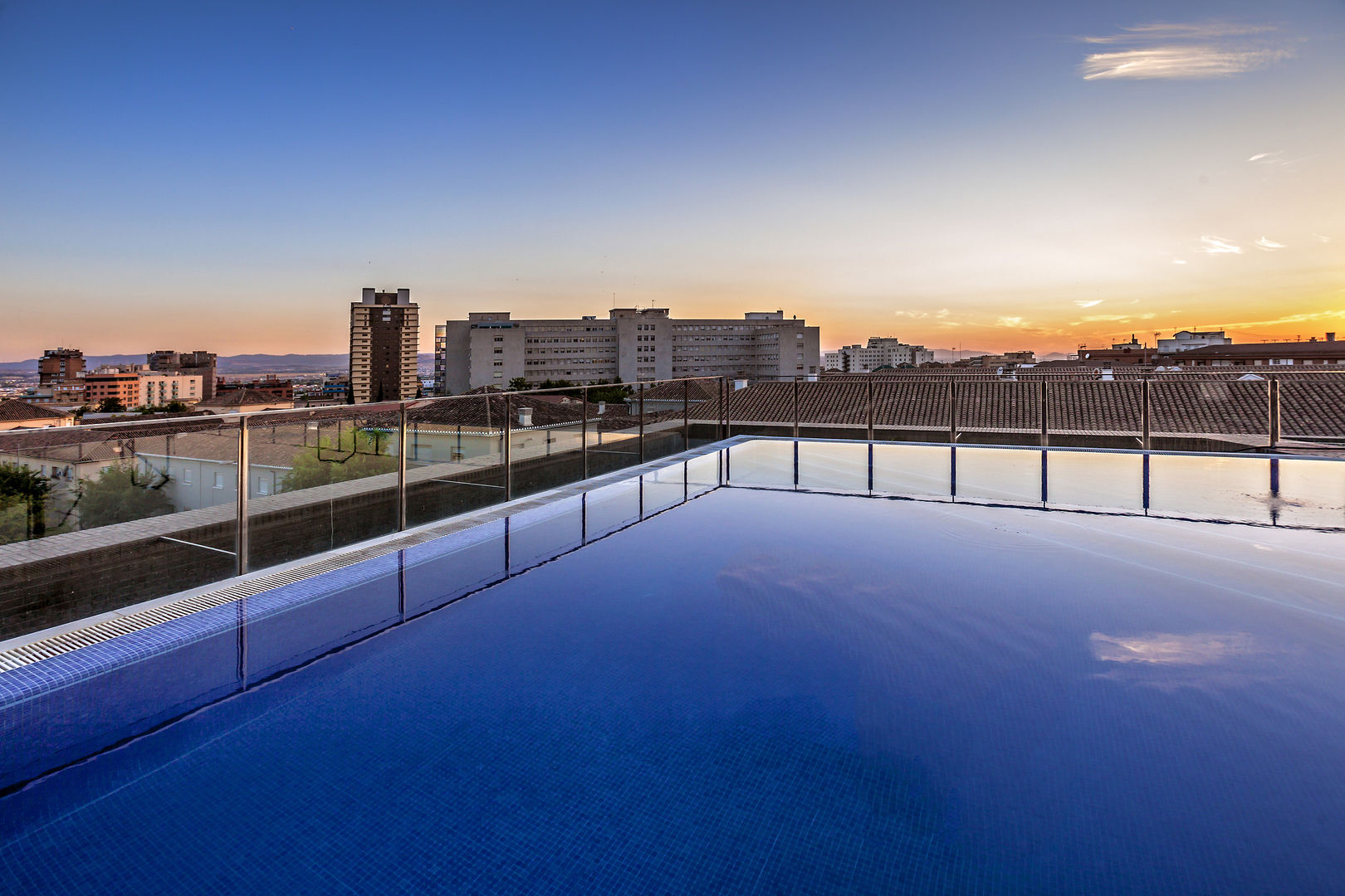 Hotel Granada by Pierre & Vacances cover
