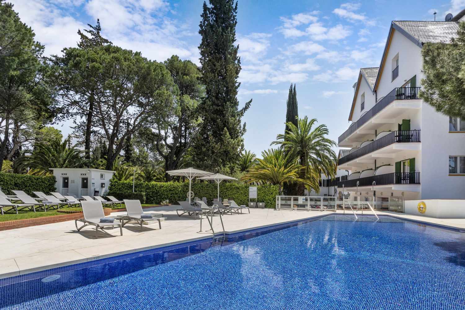 Hotel Catalonia Reina Victoria cover