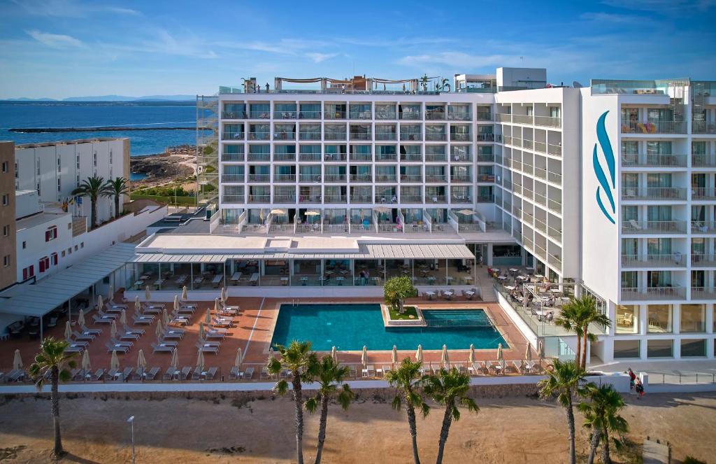Universal Hotel Romantica cover