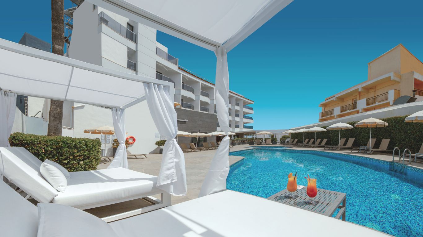 RH Boutique PortoCristo cover