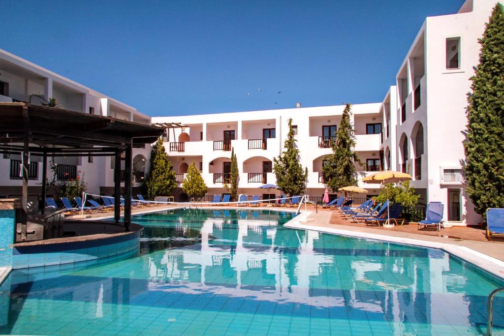Club Lyda Hotel cover