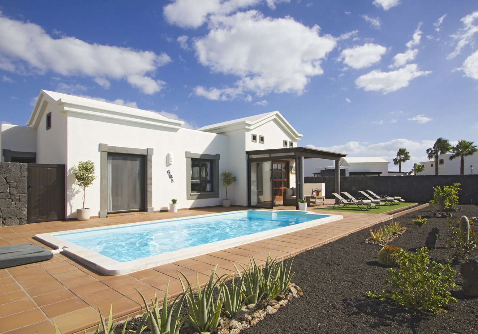 Villas Coral Deluxe cover