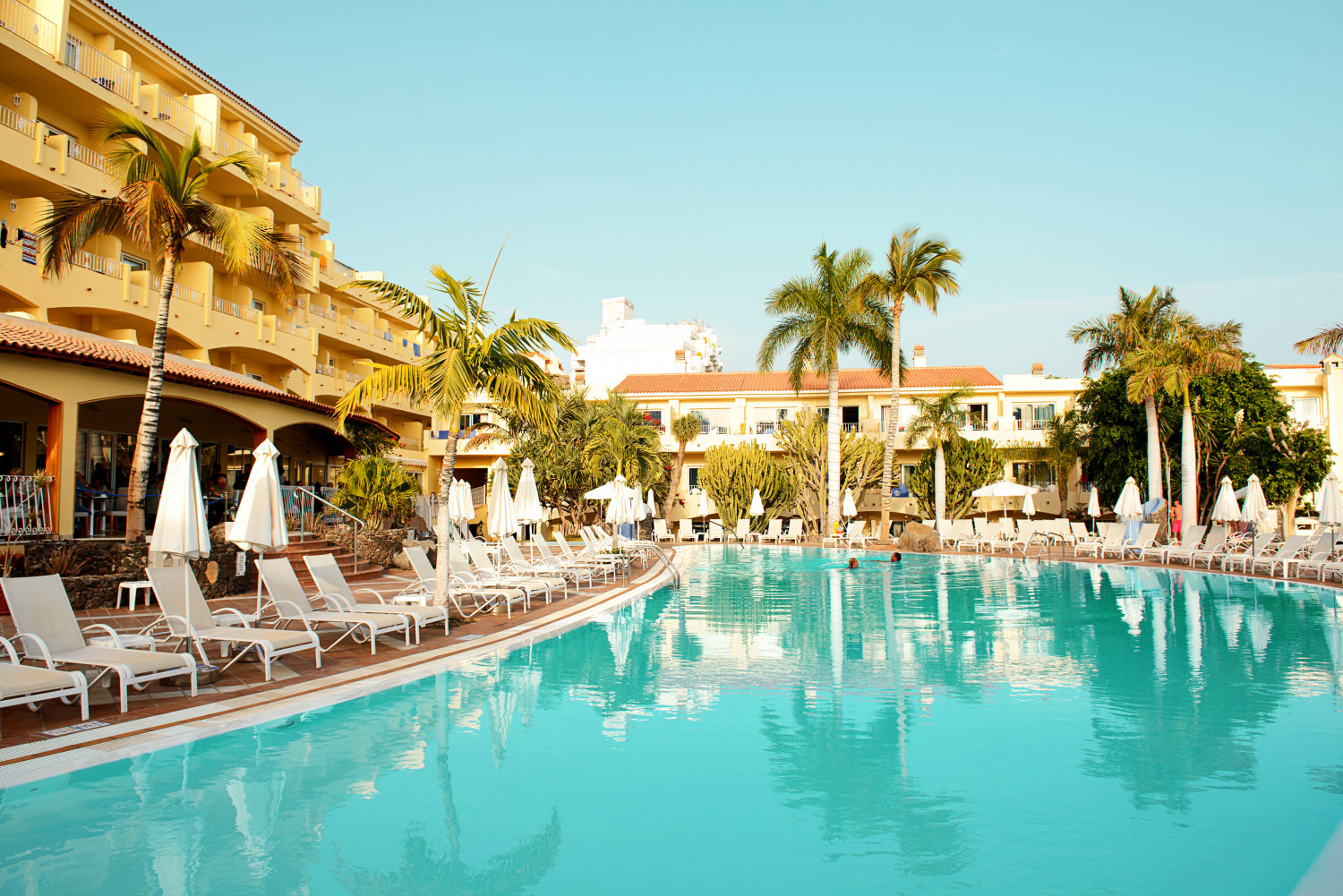 R2 Buganvilla Hotel & Spa