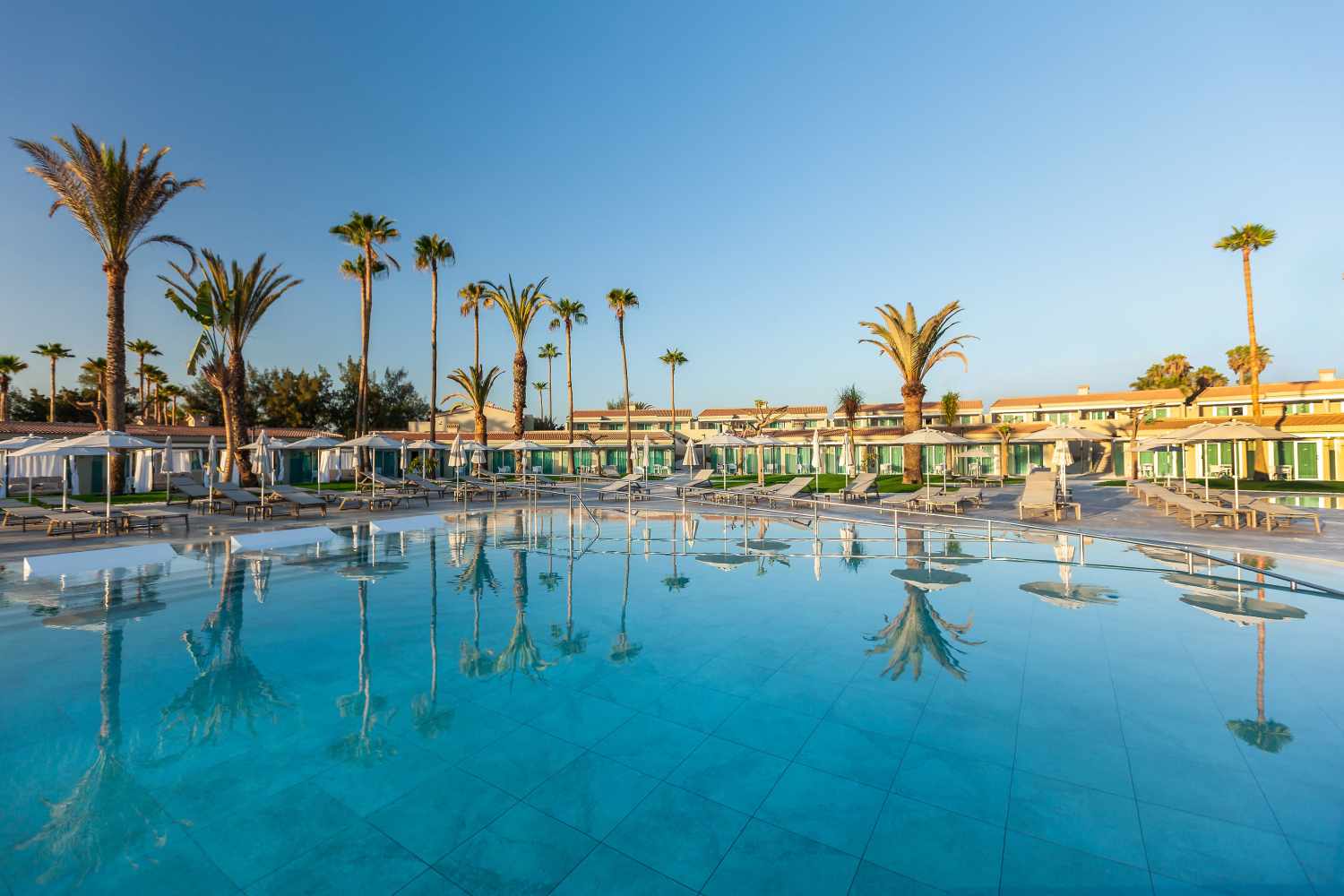 Kumara Serenoa by Lopesan Hotels cover