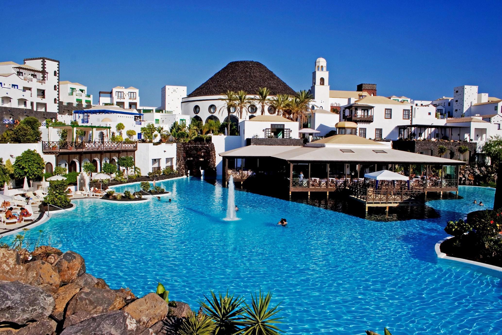 Hotel LIVVO Volcan Lanzarote cover