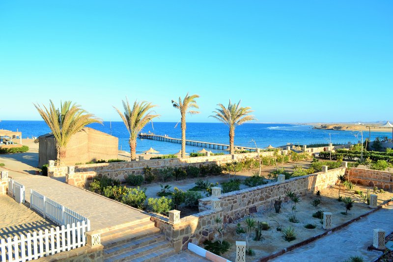 Rohanou Beach Resort & Ecolodge cover