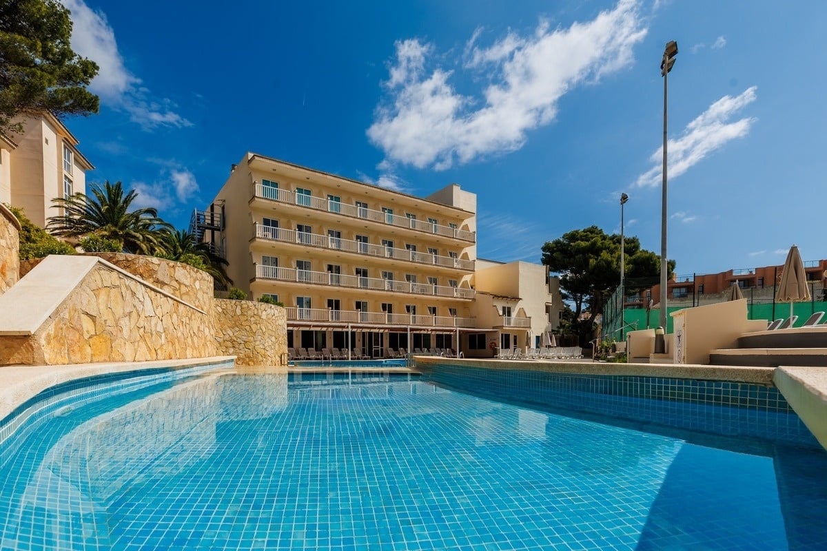 Club Hotel Cala Ratjada cover