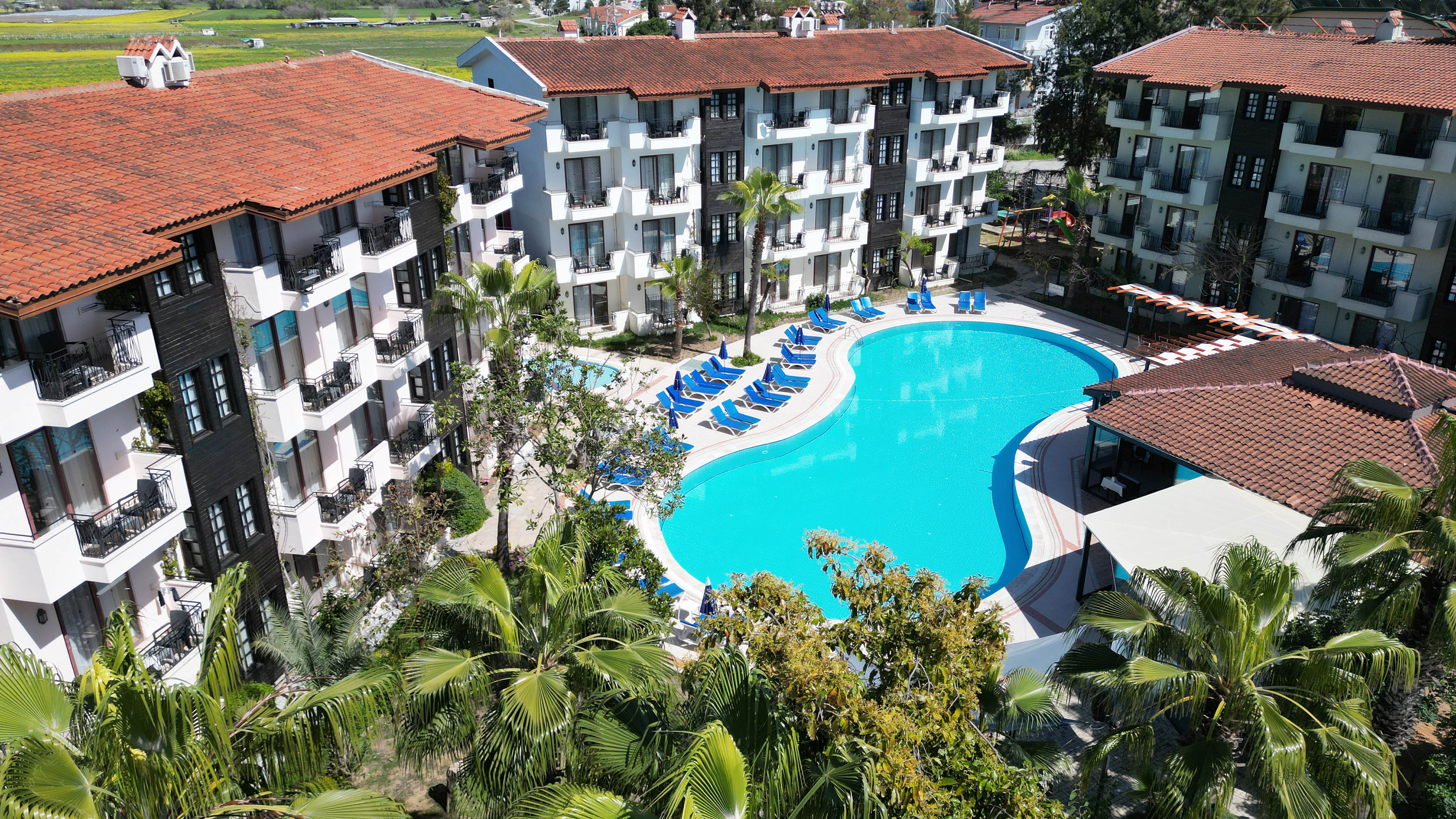 Lemas Suite Hotel cover