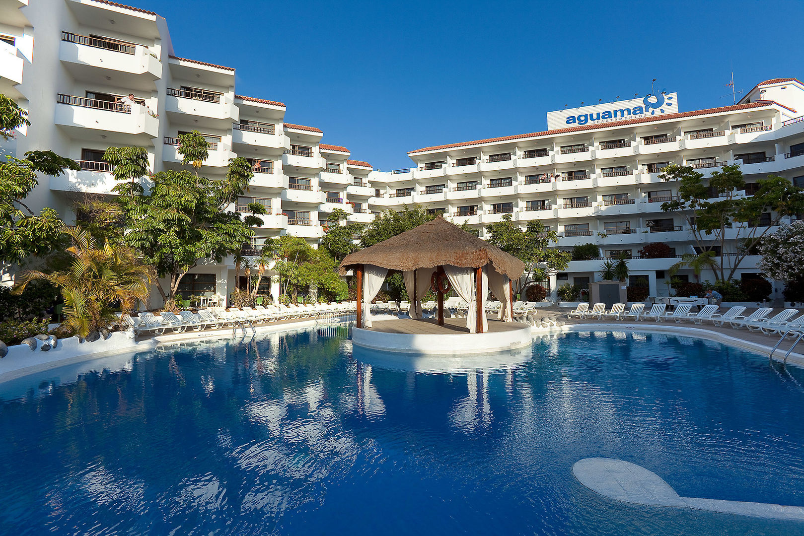 Apartamentos Aguamar cover
