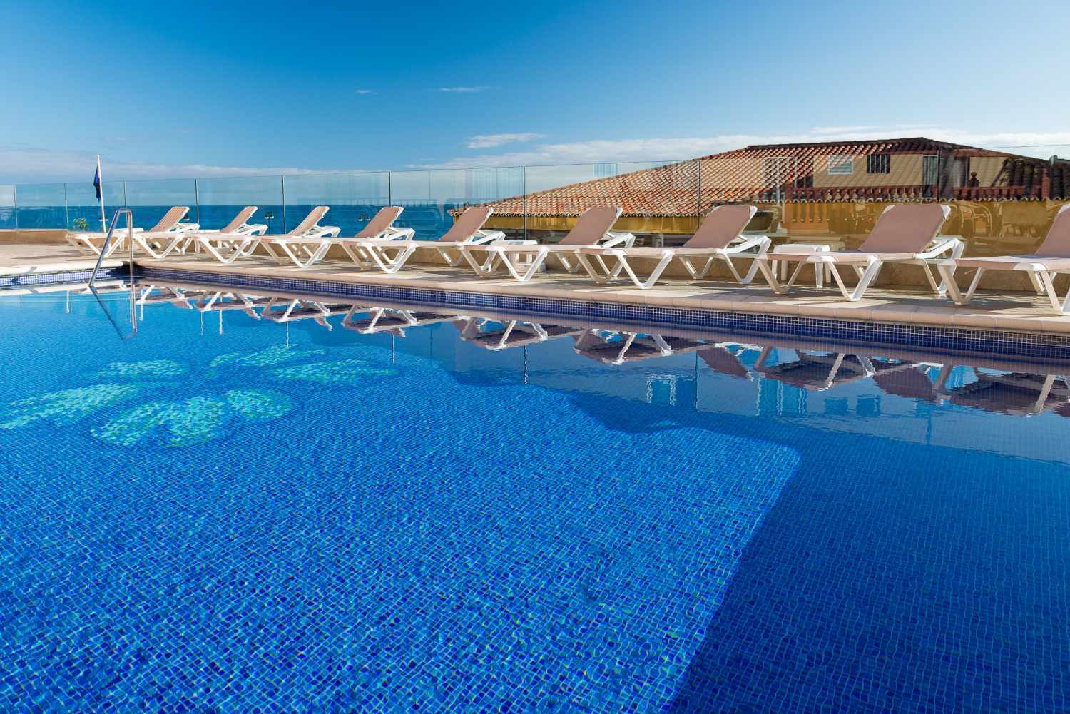 Hotel Monopol cover