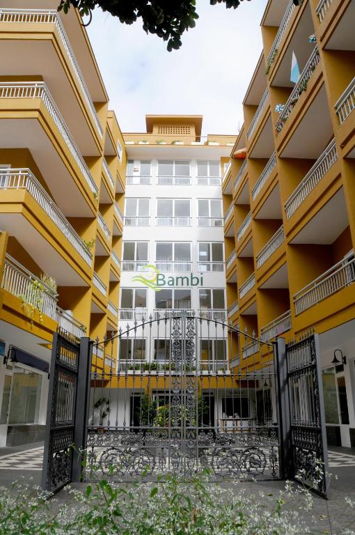 RF Apartamentos Bambi cover