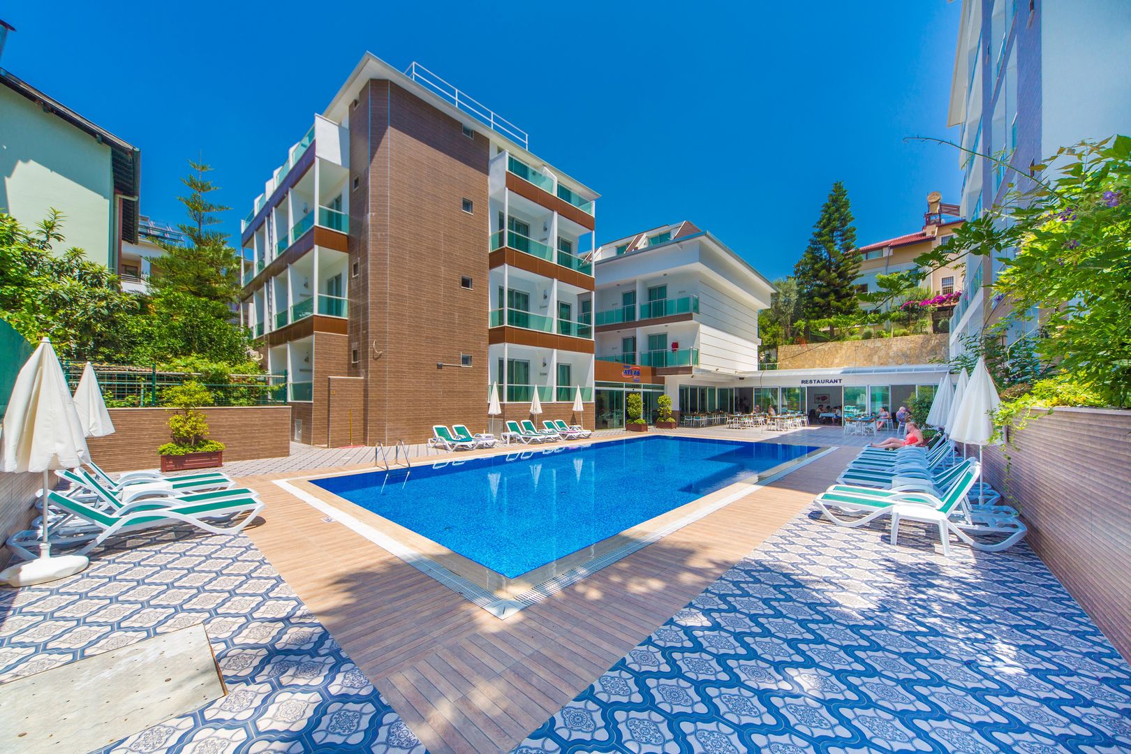 Kleopatra Atlas Hotel cover