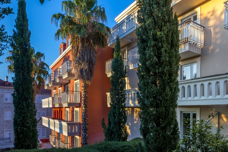 Hotel Lapad cover