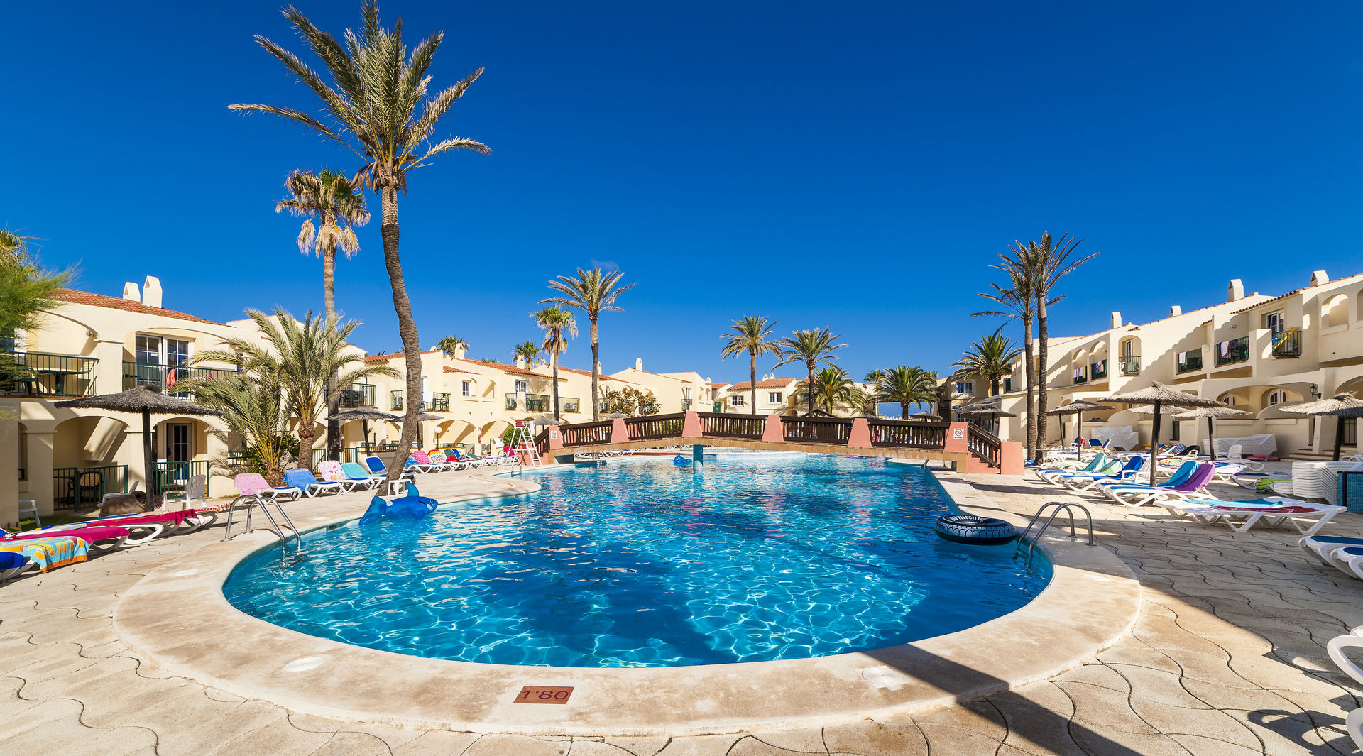 Globales Apartamentos Binimar cover