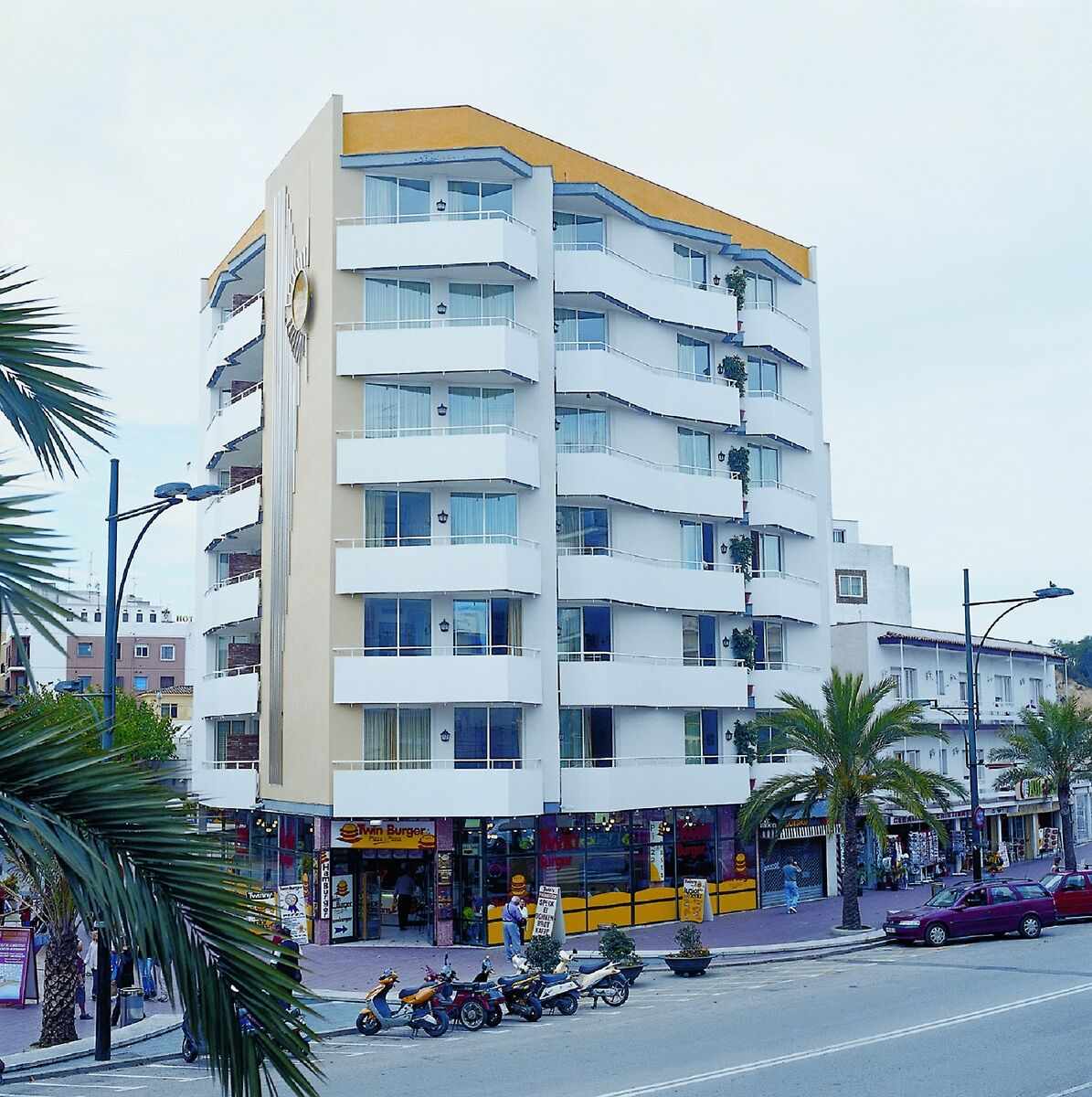 Apartaments Lloret Sun cover