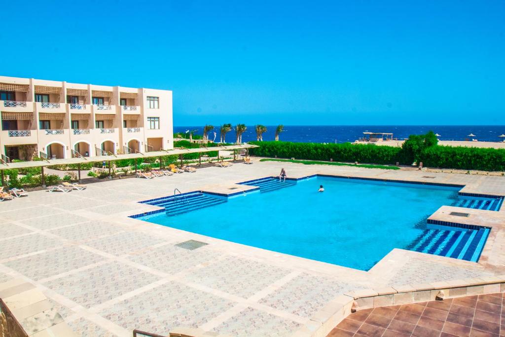 Viva Blue Resort & Diving Sharm El Naga cover