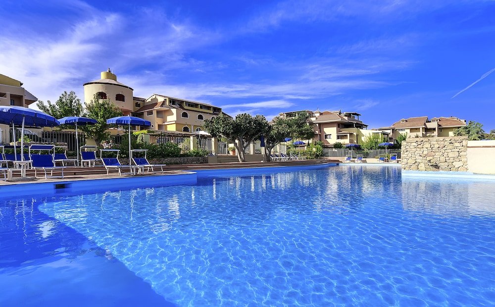 Colonna Beach Hotel & Apartments cover