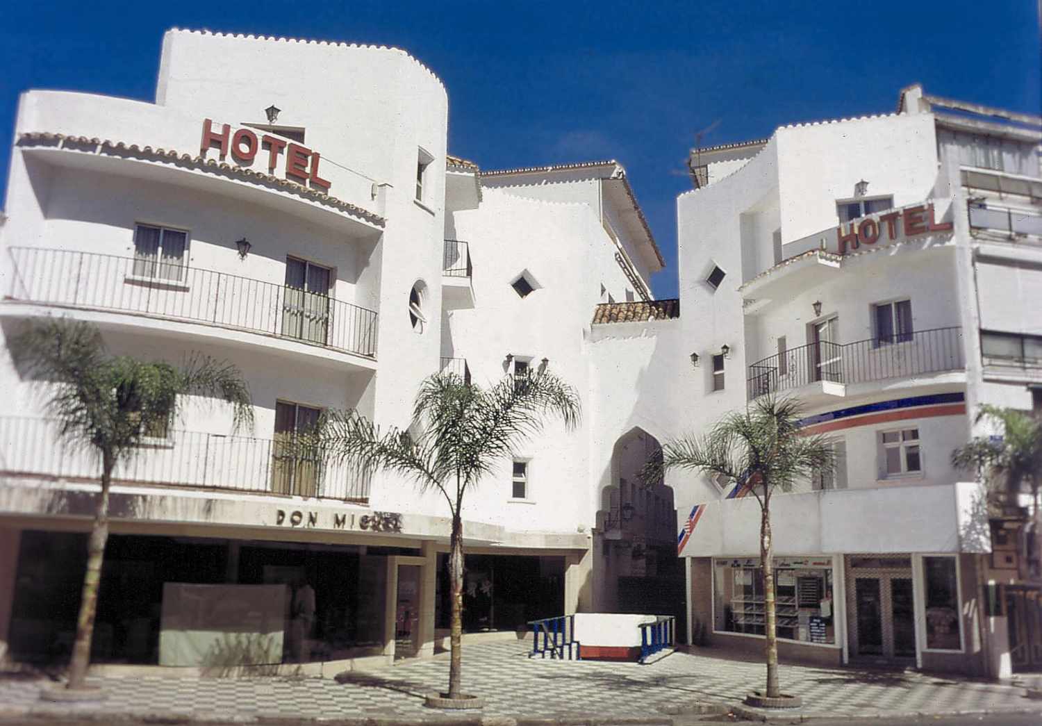 Hotel Kristal cover