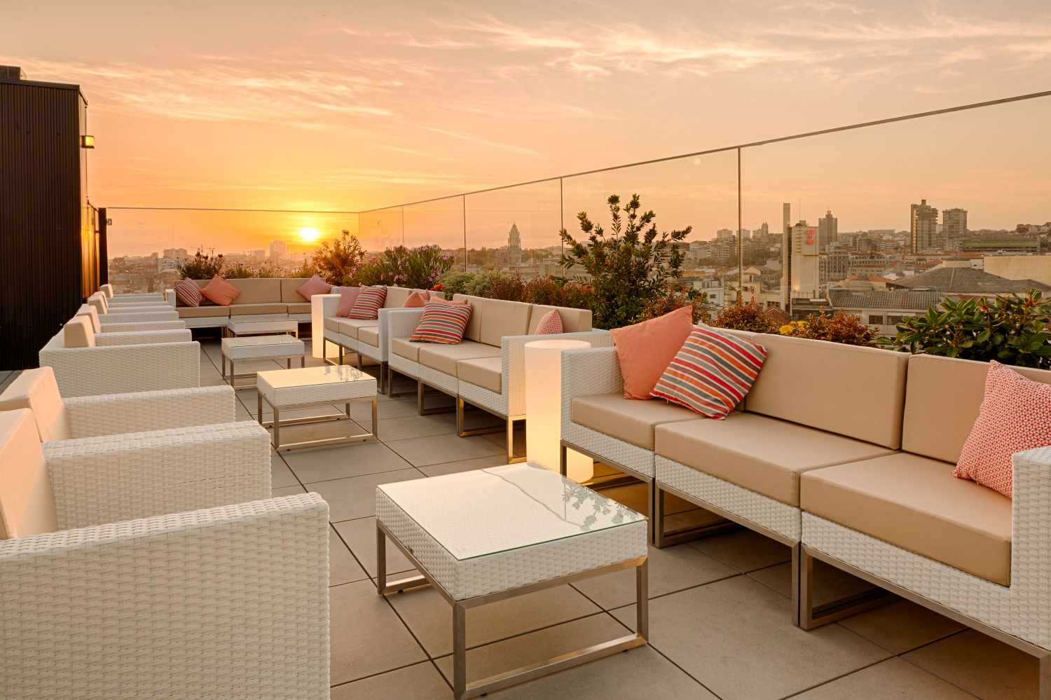 Premium Porto Downtown Hotel cover