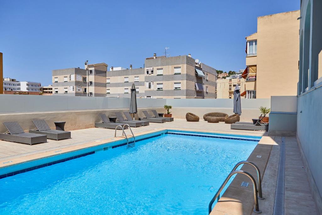 Hotel Santa Ponsa Pins cover