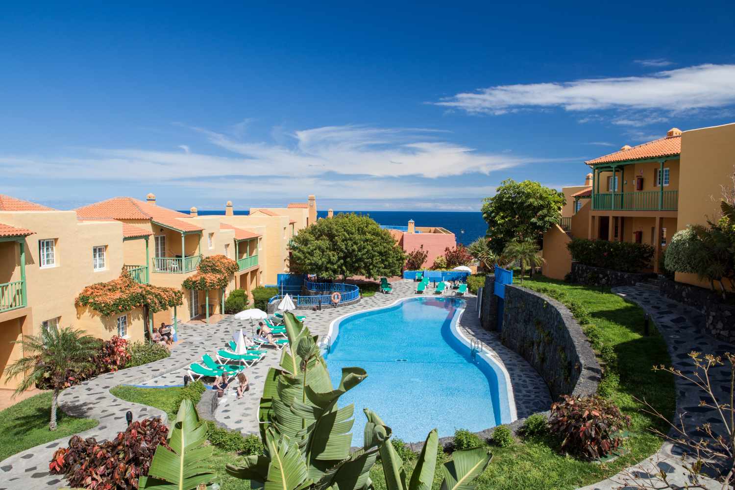 Apartamentos La Caleta cover