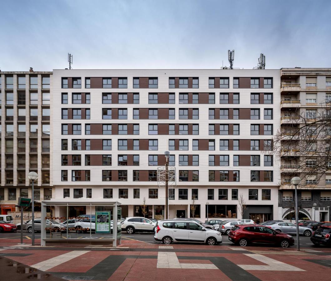 Líbere Vitoria Aparthotel cover