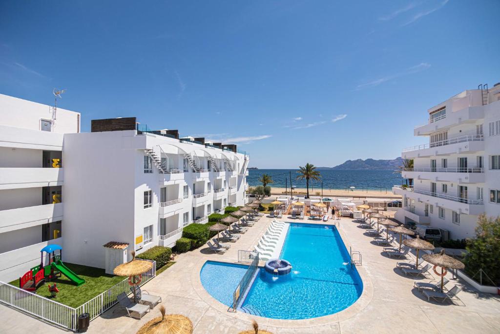 Cabot Hobby Club Apartments cover