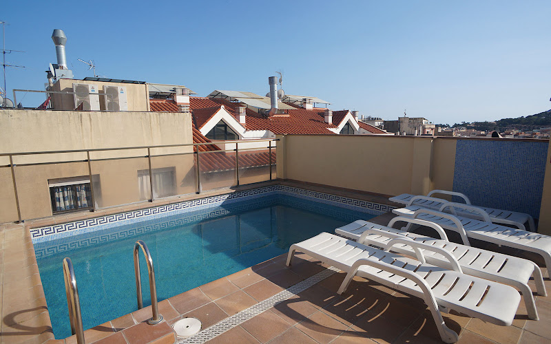 Hotel Mefolinkel Suits cover